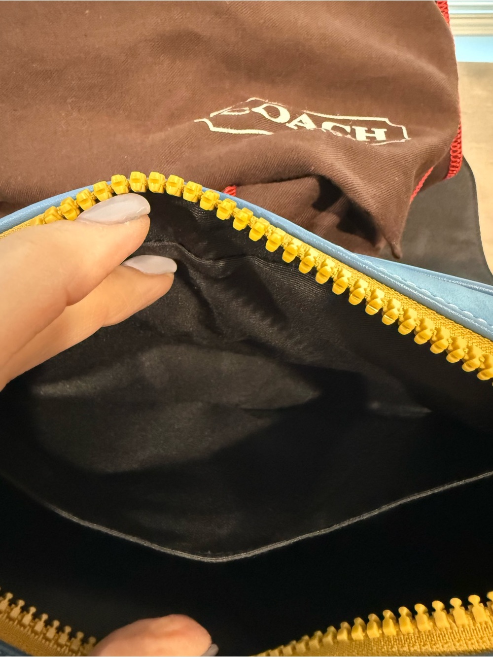 Coach Blue and Black Leather Messenger Bag with Yellow Logo Detail - Picture 7 of 9